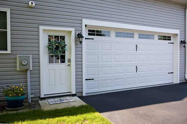 24/7 Emergency Garage Door Panel Replacement experts in Lazy Mountain, AK